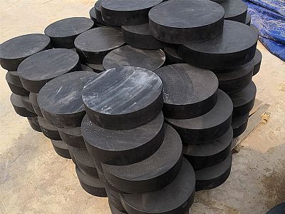 铜仁板式橡胶支座由若干层橡胶片与薄钢板经加压硫化